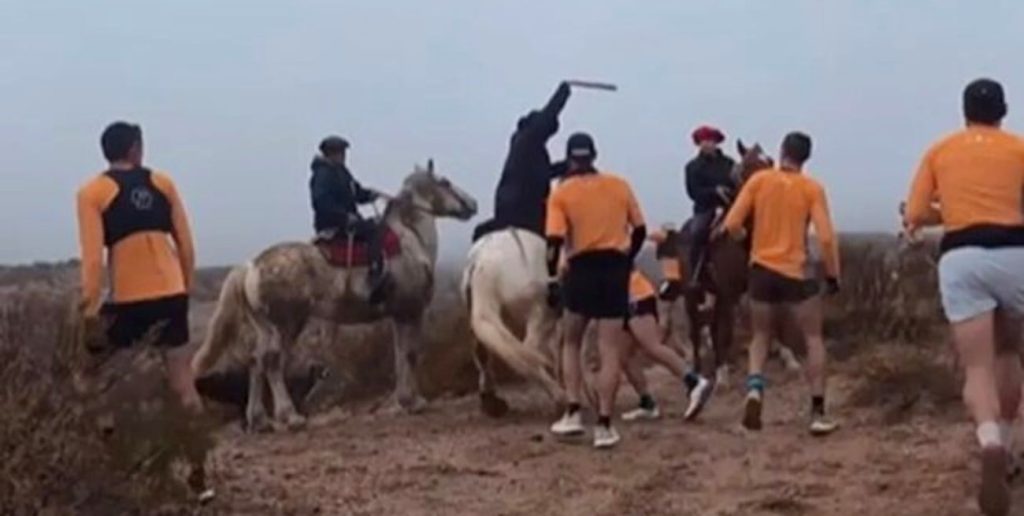 Agresión de jinetes a corredores de trail en la provincia de Río Negro