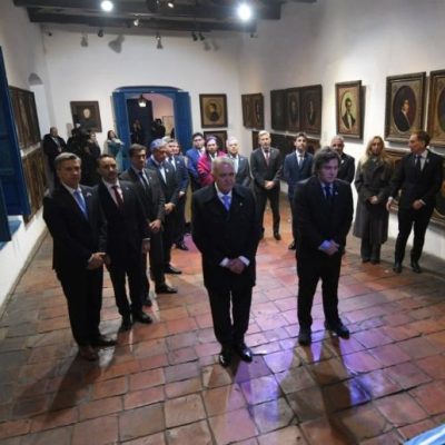 Javier Milei en Tucumán: el Presidente firmó actas protocolares, dio un discurso y encabezó la vigilia independentista