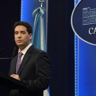 Manuel Ravier: el nuevo vocero de Milei se distancia de Adorni y promete un giro hacia la gestión