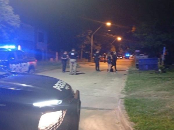Santo Tomé: dos hombres heridos por disparos desde un auto en marcha en barrio Las Vegas