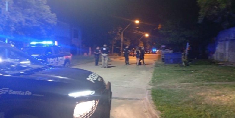 Santo Tomé: dos hombres heridos por disparos desde un auto en marcha en barrio Las Vegas