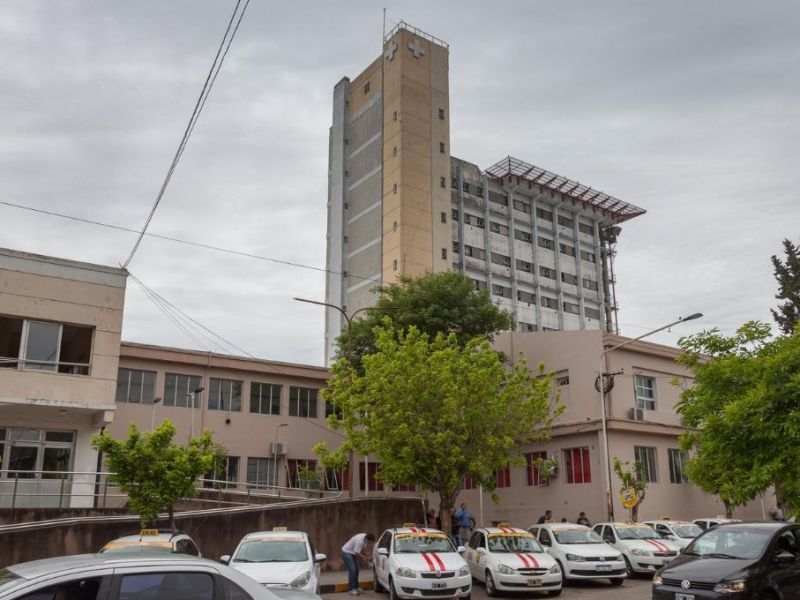 El Hospital San Roque fortalece la atención urológica infantil con equipamiento de alta complejidad