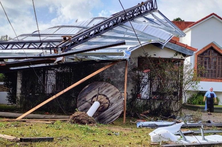 Fuerte tormenta provocó destrozos y un largo corte de luz en Concordia