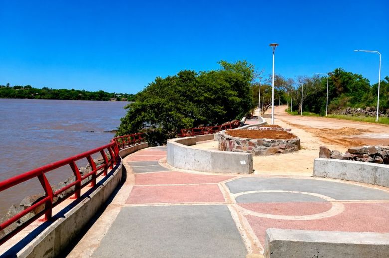 Concordia: pusieron nombre a la nueva costanera y encendieron el debate