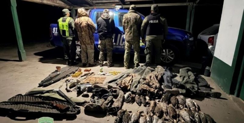 Caza ilegal en el norte santafesino: tres detenidos y dos turistas franceses implicados