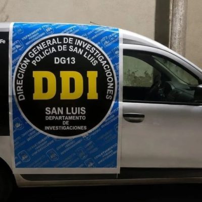 Recuperan utilitario de editorial en Santa Fe; investigan a ex vendedor por sustracción de libros