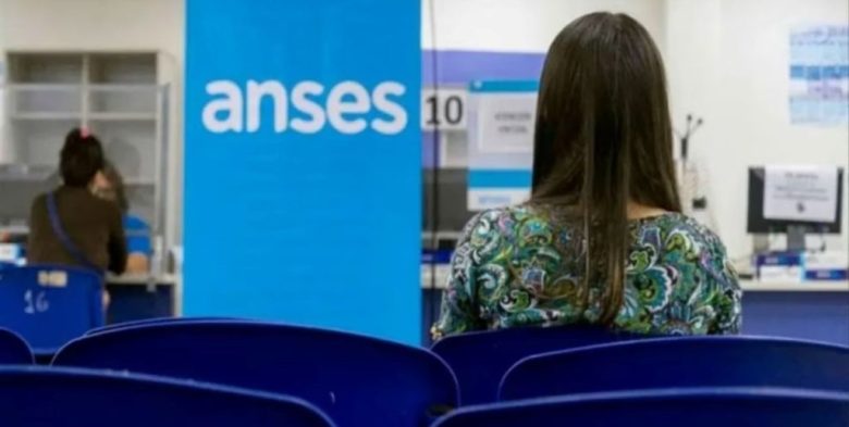Jubilaciones: haberes iniciales perdieron 45% de poder de compra en un año