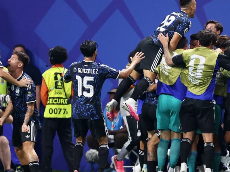 ¡A la final, a la final!: Argentina necesitó 7 minutos para ganar el clásico contra Inglaterra