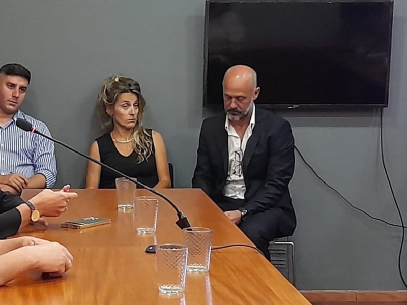 Piden el sobreseimiento de una concejal libertaria acusada de desobedecer una orden judicial por una chatarrería