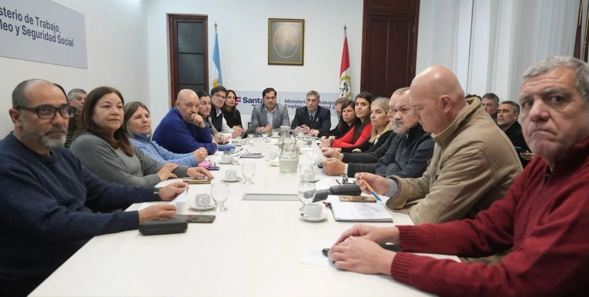 Santa Fe ofreció a los docentes un aumento del 15% para el segundo semestre y un 49% anual