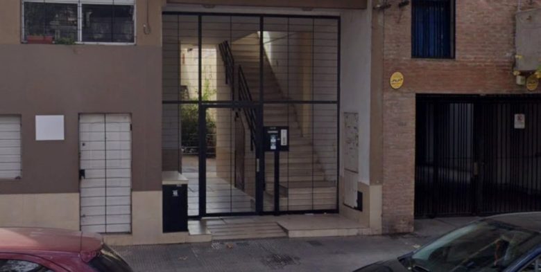Investigan la muerte de un joven hallado en una vereda de la zona sur de Rosario