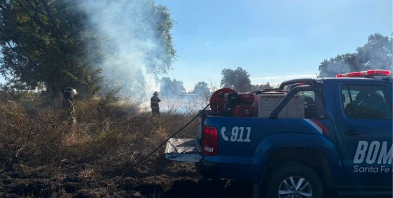 Falleció un hombre de 71 años tras el incendio de una vivienda precaria en un terraplén de Santa Fe