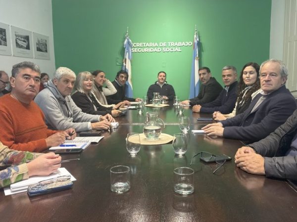 Propuesta salarial docente incluye mínimo de 0.000 de bolsillo desde julio y aumentos en septiembre
