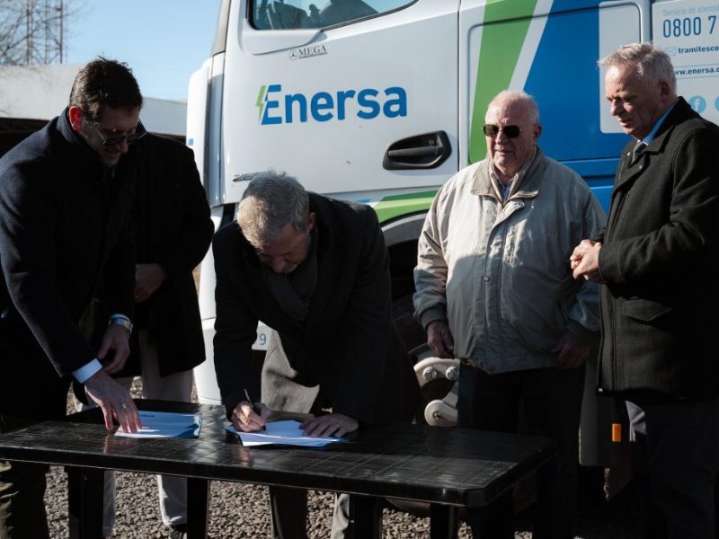 Frigerio firmó en Viale el acta de inicio para la repotenciación eléctrica regional con una inversión de 25.000 millones de pesos
