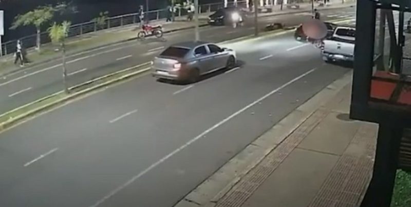 Fatal accidente en Misiones: un soldado murió atropellado por un motociclista que hacía willy