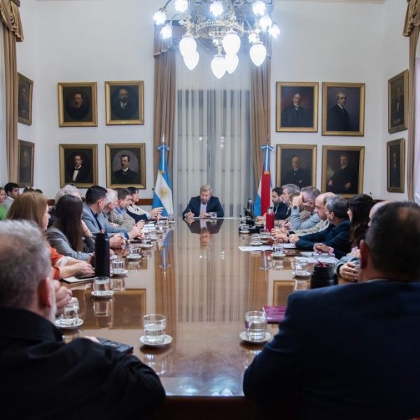 Frigerio encabezó una reunión de gabinete para coordinar acciones preventivas ante el fenómeno de El Niño