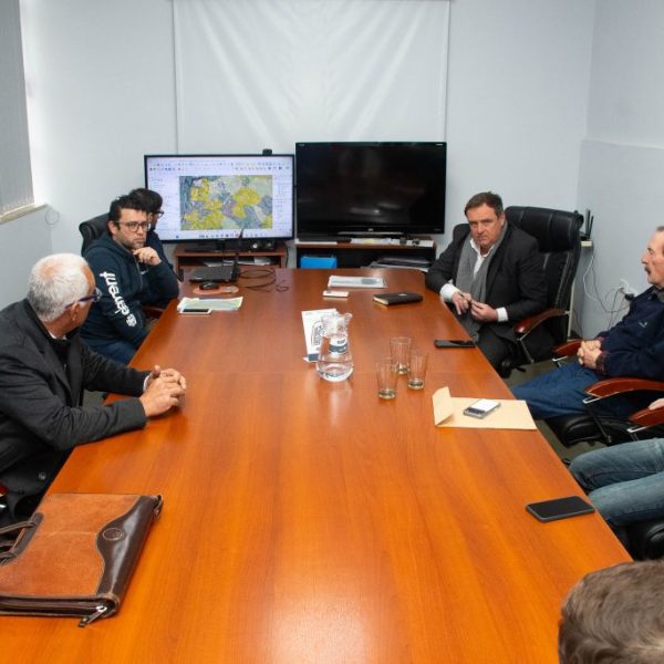 Vialidad de Entre Ríos planifica con vecinos y productores mejoras en caminos sociales y productivos de Federal