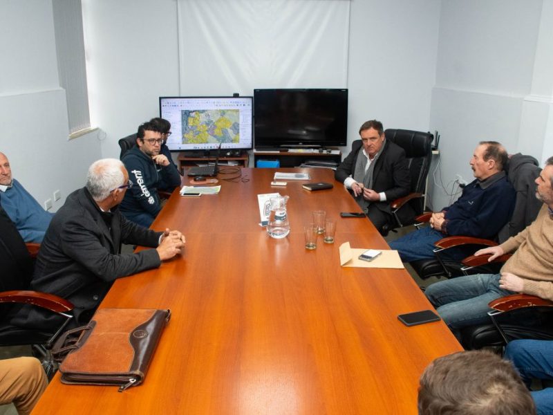 Vialidad de Entre Ríos planifica con vecinos y productores mejoras en caminos sociales y productivos de Federal