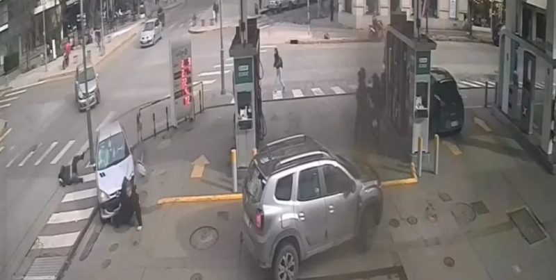 Conductora detenida en Mar del Plata: chocó con otro auto y atropelló a dos peatones