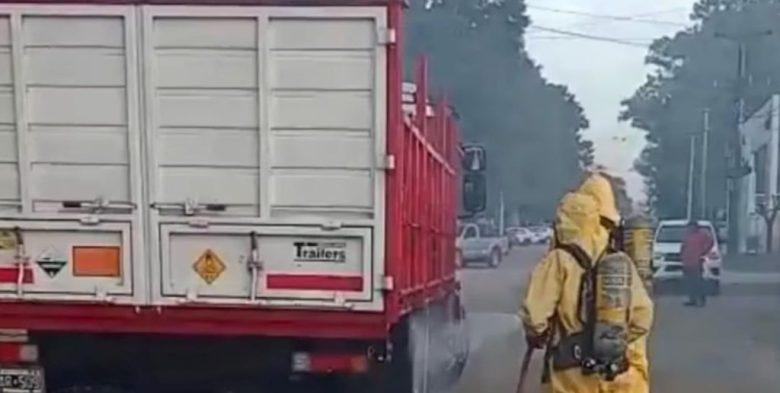 Derrame de ácido nítrico en Córdoba Capital: bomberos y equipos de emergencia controlaron el incidente