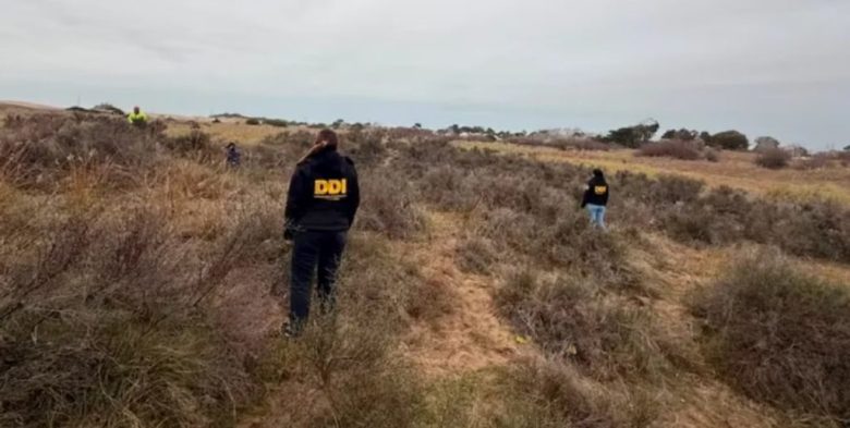 Hallan en Las Toninas, Buenos Aires, el cuerpo enterrado de un ex policía desaparecido: hay dos detenidos