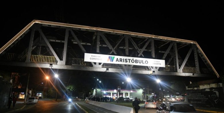 El Municipio de Santa Fe inauguró la nueva iluminación del Puente Negro en avenida Aristóbulo del Valle