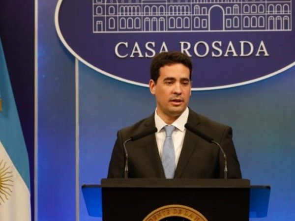 Ravier negó haber dicho que el dólar subirá a 00 y afirmó que “hay menos gente que no llega a fin de mes”