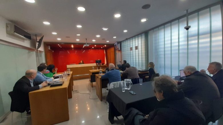 Causa contratos truchos: sólida resolución rechazó casi todos los planteos defensivos y remitió la causa a juicio