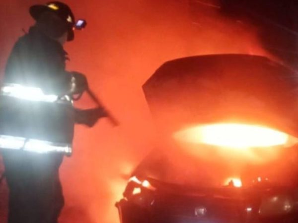 Pelea callejera en Puerto Gaboto: un herido y un auto incendiado en la localidad del sur santafesino
