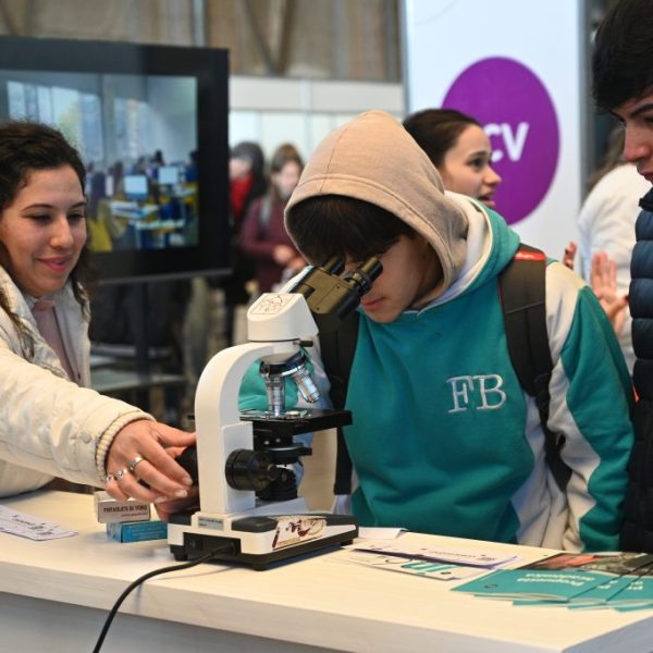 Se realizó una nueva edición de la Expo Carreras en Victoria con más de 30 stands de nivel superior y articulación laboral
