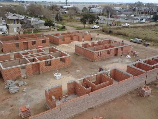 San José de la Esquina avanza con la construcción de 10 viviendas
