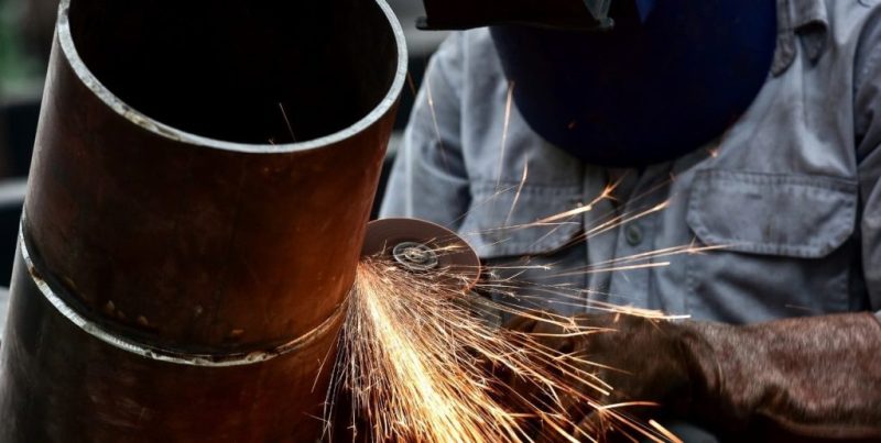 Empleo privado formal: el mercado laboral registra su caída más prolongada desde 2009 y golpea a las economías regionales