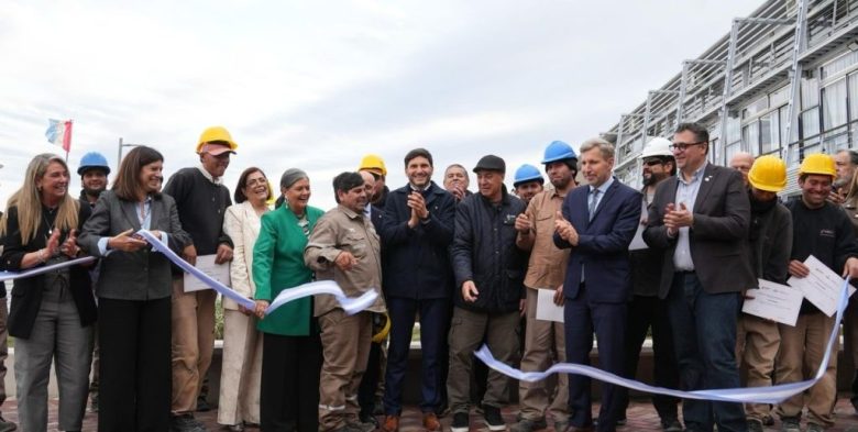 Maximiliano Pullaro inauguró el nuevo muelle de la Terminal Fluvial de Rosario tras una inversión millonaria