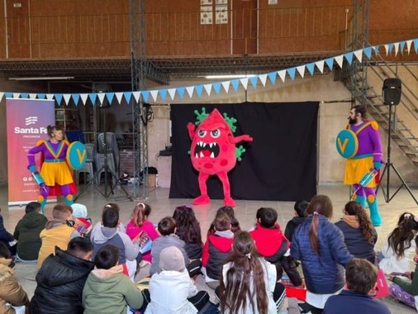 Vax Team arribó a Esperanza para promover la vacunación infantil con una propuesta lúdica