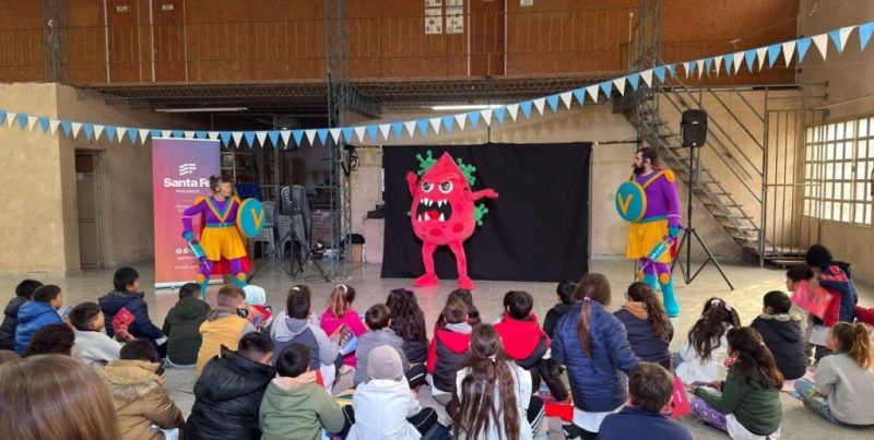 Vax Team arribó a Esperanza para promover la vacunación infantil con una propuesta lúdica