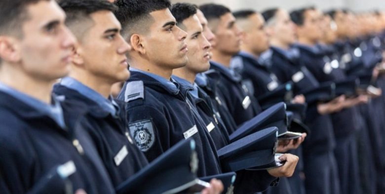 Por decreto, trasladan aumento salarial a policías y penitenciarios de Santa Fe