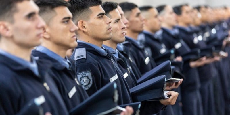 Por decreto, trasladan aumento salarial a policías y penitenciarios de Santa Fe