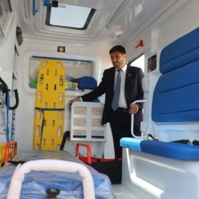 Salud en Santa Fe: Pullaro firmó la compra de 103 ambulancias 0 km para el sistema de emergencias