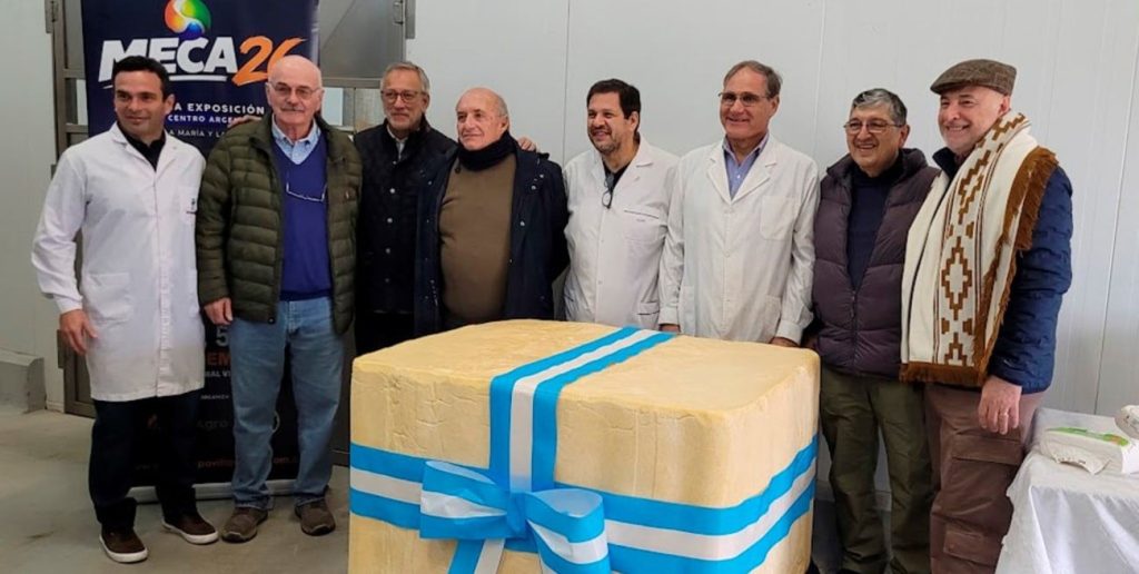 Queso de 1.000 kilos de Villa María: subasta solidaria en la MECA 2026