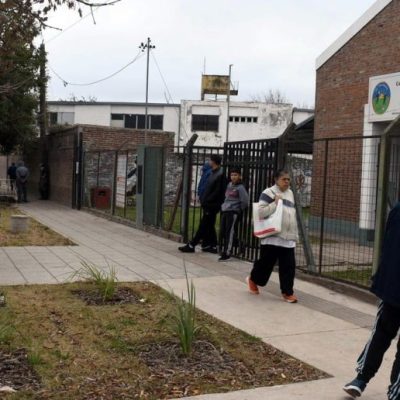 Plan de obras: mejoran las veredas en 50 escuelas de la ciudad de Santa Fe