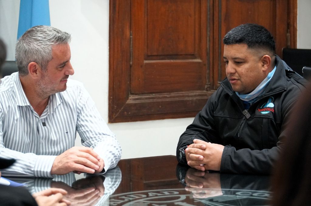 El Municipio de Colón reconoció al guardavidas que logró salvar a una perra de la creciente