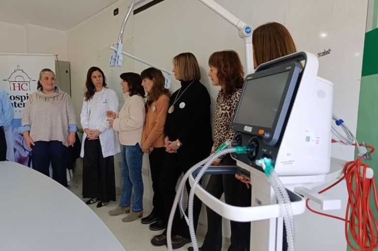 Gracias a una nueva donación de Capullos, el Hospital sumó un respirador de alta complejidad