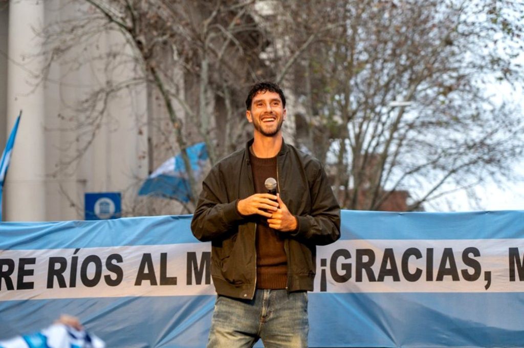 Marcos Senesi mandó donaciones a niños internados en el hospital Masvernat
