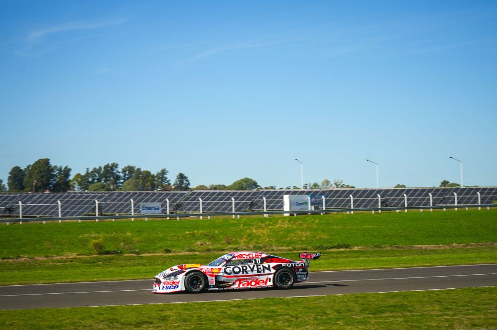 El parque solar del autódromo de Paraná cubrió toda la demanda durante la final del TC