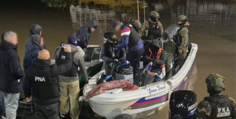 Prefectura Naval incautó un cargamento de cocaína valuado en 11.500 millones de pesos en el río Paraná