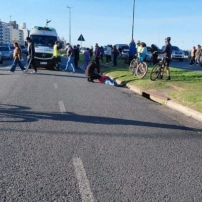 Mar del Plata: un conductor de 83 años perdió el control de su auto y atropelló a una pareja en la zona de la costa