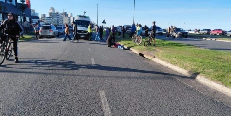 Mar del Plata: un conductor de 83 años perdió el control de su auto y atropelló a una pareja en la zona de la costa