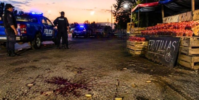 Violenta balacera en el cordón hortícola de Santa Fe: dos heridos por una disputa territorial por puestos de venta