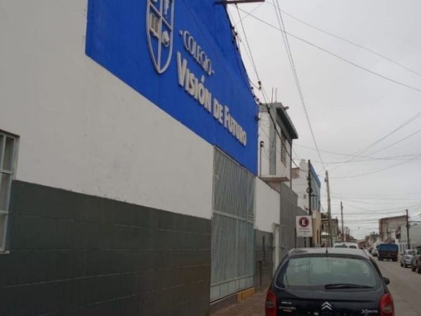 Asalto y corridas en barrio Barranquitas Sur: delincuentes amenazaron a vecinos frente a un jardín de infantes