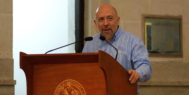 Fabio Quetglas alerta en Santa Fe sobre el riesgo de una autonomía municipal vacía de contenido